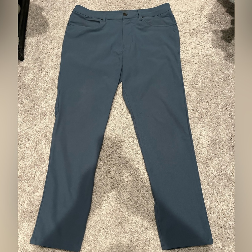 Lululemon Classic Fit ABC Pants 33”